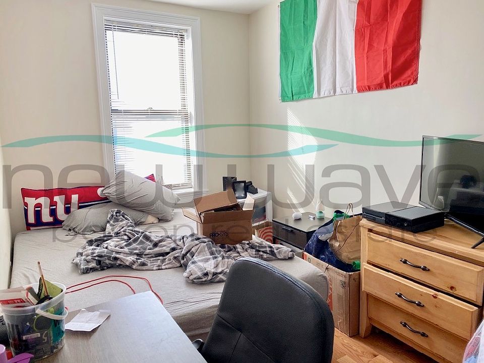 1st image of 179 Northampton St APT 2