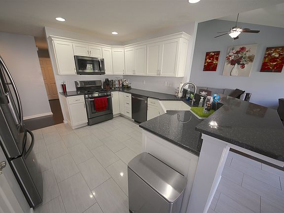 3rd image of 3670 E Tamarron Dr