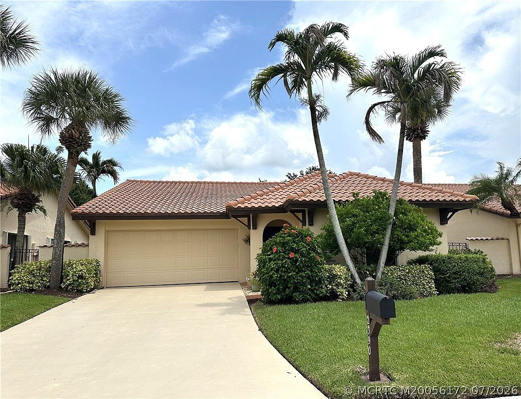 2390 SW Bobalink Ct — Martin Downs Golf Club