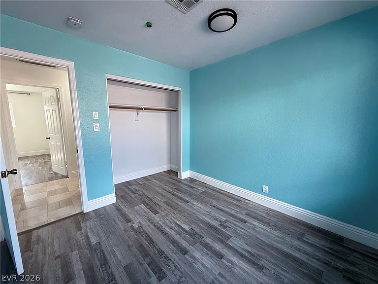 8620 Cremona Dr — Photo 14