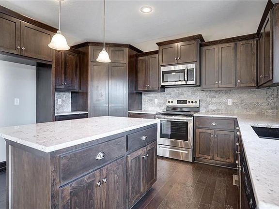 2nd image of 104 SW Wind Garden Cir