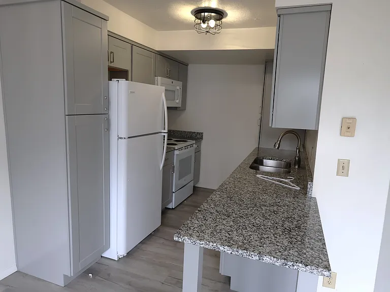 1060 N 375 W — Photo 8