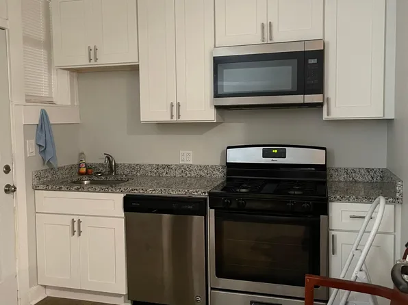 5654 N Artesian Ave Unit 3, Chicago, IL 60659