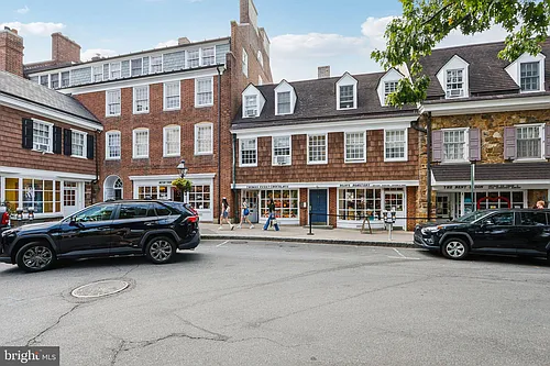 31 Palmer Sq W #A Photo 1