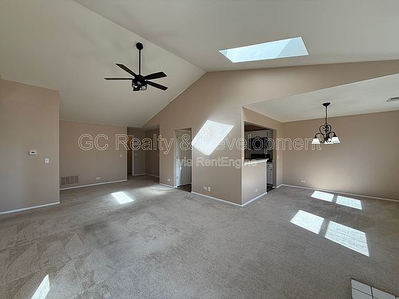 4th image of 2878 Meadow Ln