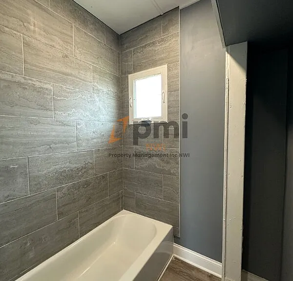 416 E 9th St #2 — Photo 19