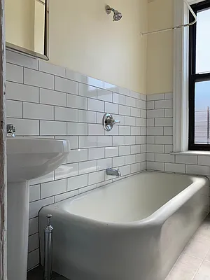 Rented by The Brokerage Group LLC | media 9