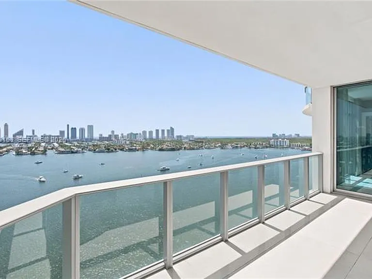 17301 Biscayne Blvd #CU-2010 — Photo 2