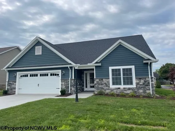 213 Middle Brook Ln, Morgantown, WV 26508