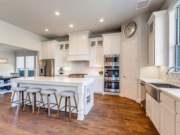 5th image of 240 Marie Cir
