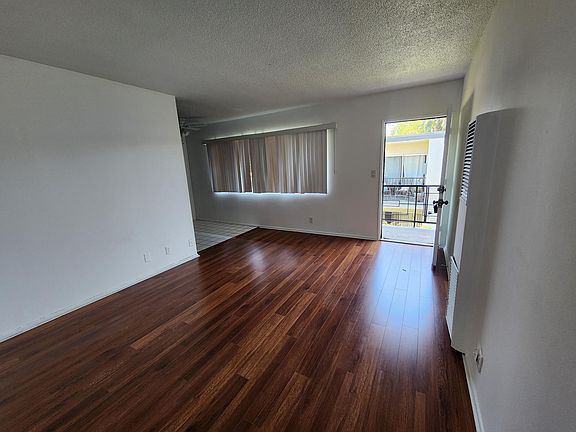 3rd image of 1808 10th St #E