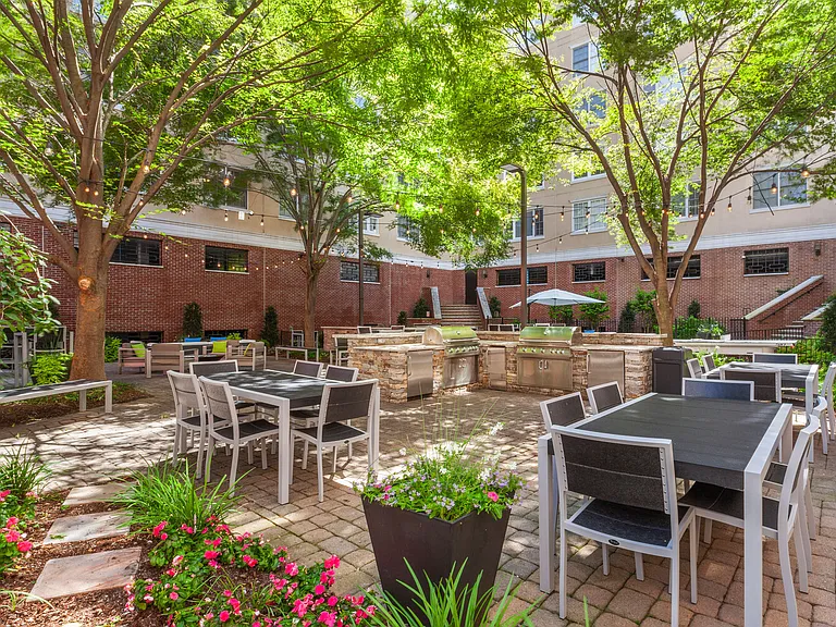 Courtyard at Jefferson — Photo 12