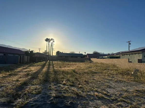 139 El Cajon Dr, Desert Hot Springs, CA 92240