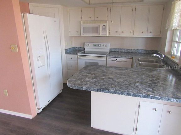 3rd image of 4158 Tamiami Trl #E