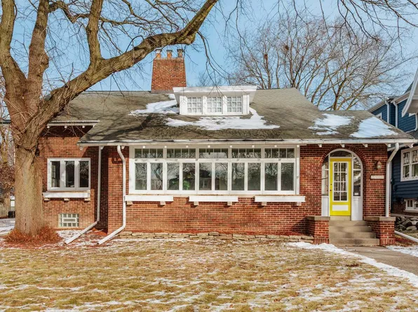 2500 East Menlo BOULEVARD, Shorewood, WI 53211