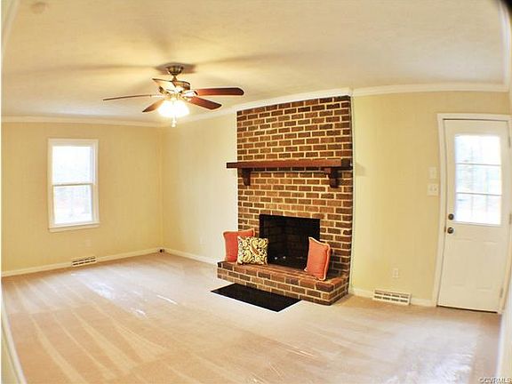 4th image of 2405 E Deerpath Dr