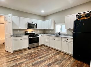 76 Mount Vernon St #1, Lowell, MA 01854