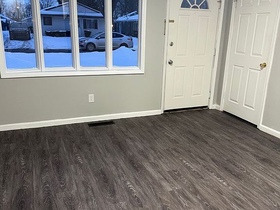 2nd image of 2730 Dorothy Ave NE