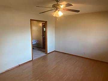 5th image of 202 E Emma St