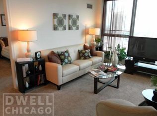 322 N Canal St #1, Chicago, IL 60606
