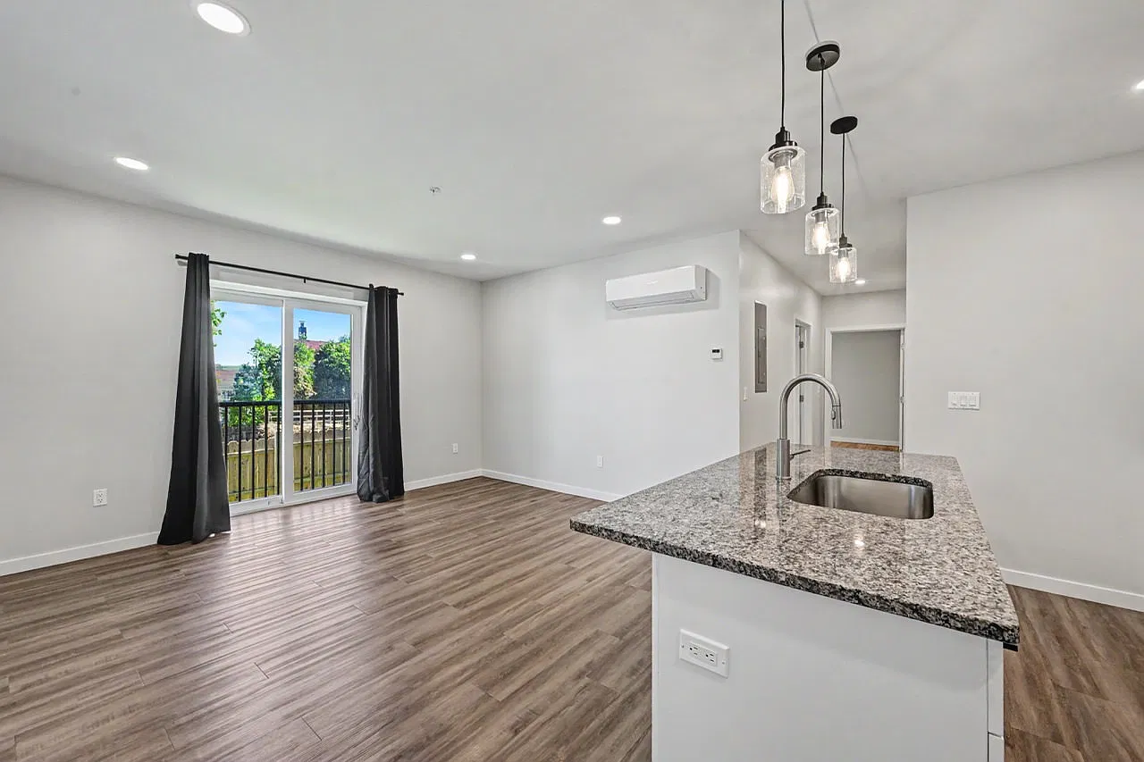 2 bed, 800 sqft, $1,990 — Photo 4