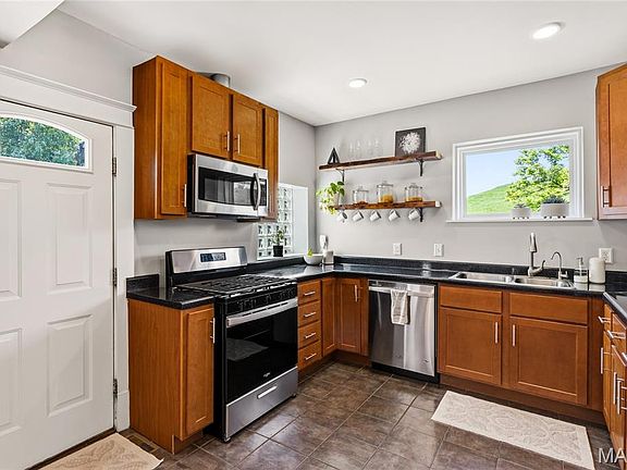 5th image of 7024 W Park Ave