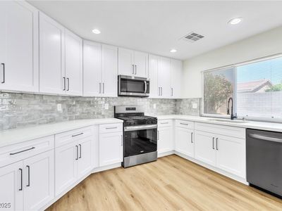 2112 Hollow Oak Ave, North Las Vegas, NV, 89031