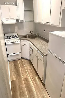 Rented by Sotheby's International Realty | media 12