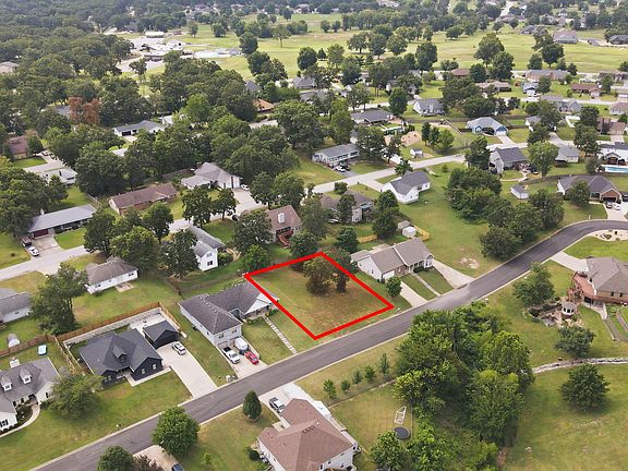 5th image of 318 Tee Ln