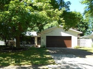 437 Lombardy Dr, Berea, OH 44017