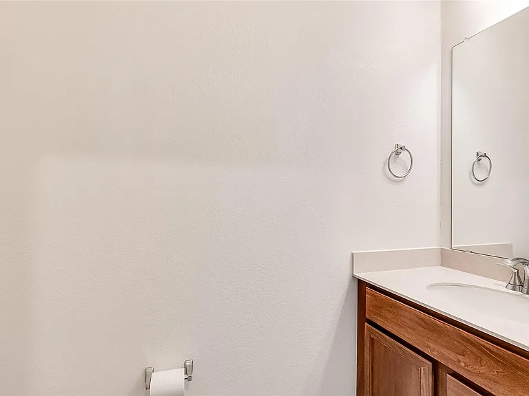 105 Clematis Ct — Photo 14