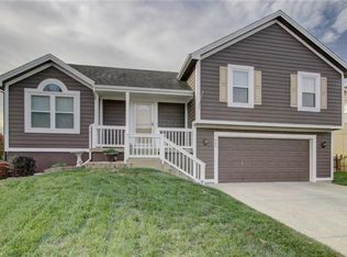 965 Pumpkin Ridge St, Gardner, KS 66030