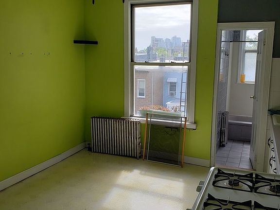 2nd image of 179 Russell St APT 3L