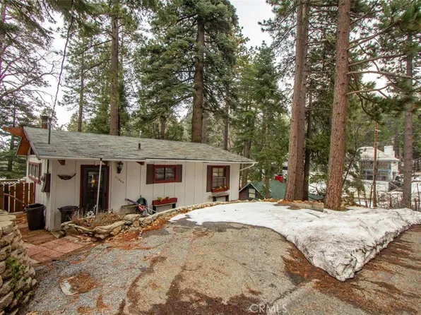 31600 Luring Pines Dr, Running Springs, CA 92382