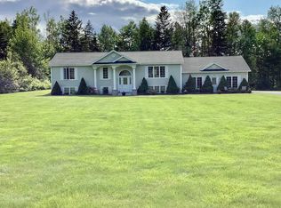 26 Pleasant Hill Dr, Mapleton, ME 04757