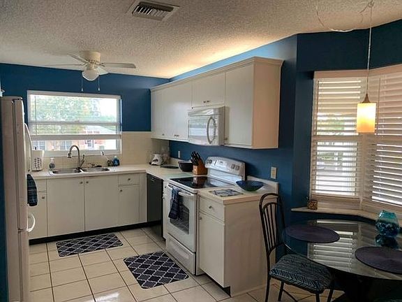 5th image of 850 Lake Orchid Cir APT 206