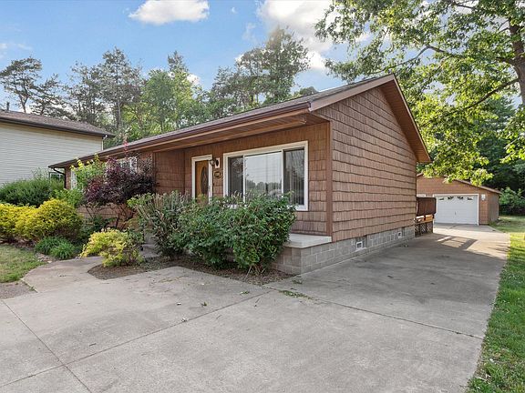 2nd image of 11585 Bradley Dr