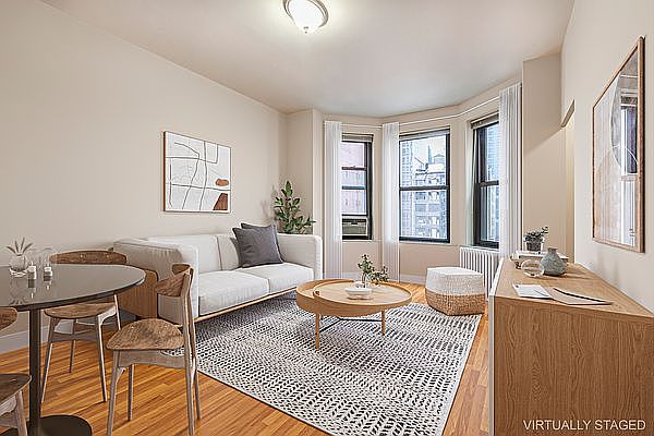 1st image of 150 W 47th St APT 4G