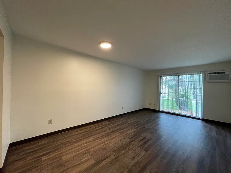 379 Huse Rd #8 — Photo 20