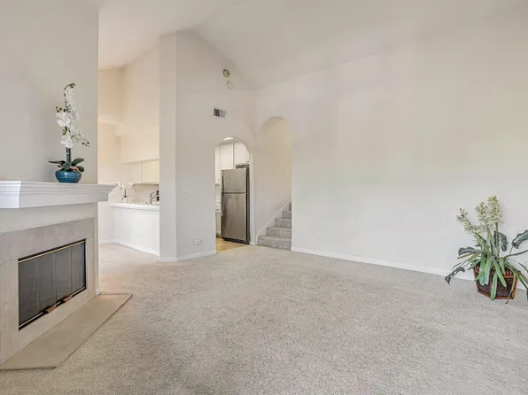 216 Sunnyhills Ct, Milpitas, CA 95035