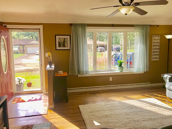 4th image of 2325 Shady Ln