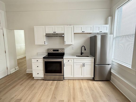 3rd image of 106 E Tarpon Ave #7