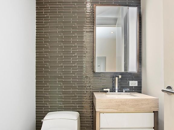 4th image of 75 Wall St #34A