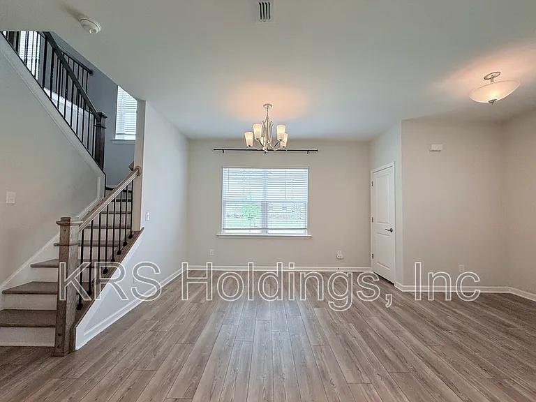 820 Silo Park Dr — Photo 4