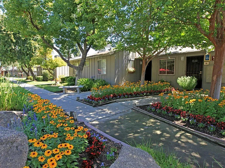 Welcome Home to The Villa Apartments! — Photo 54