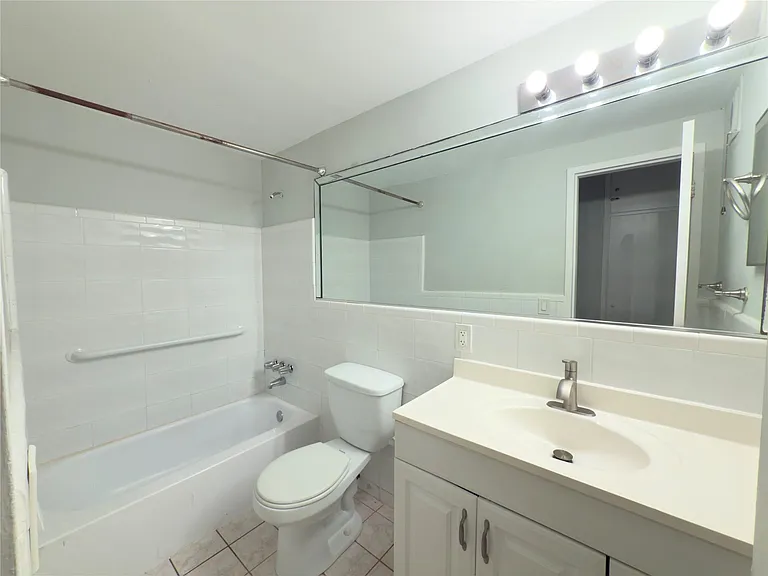600 Layne Blvd #117 — Photo 6
