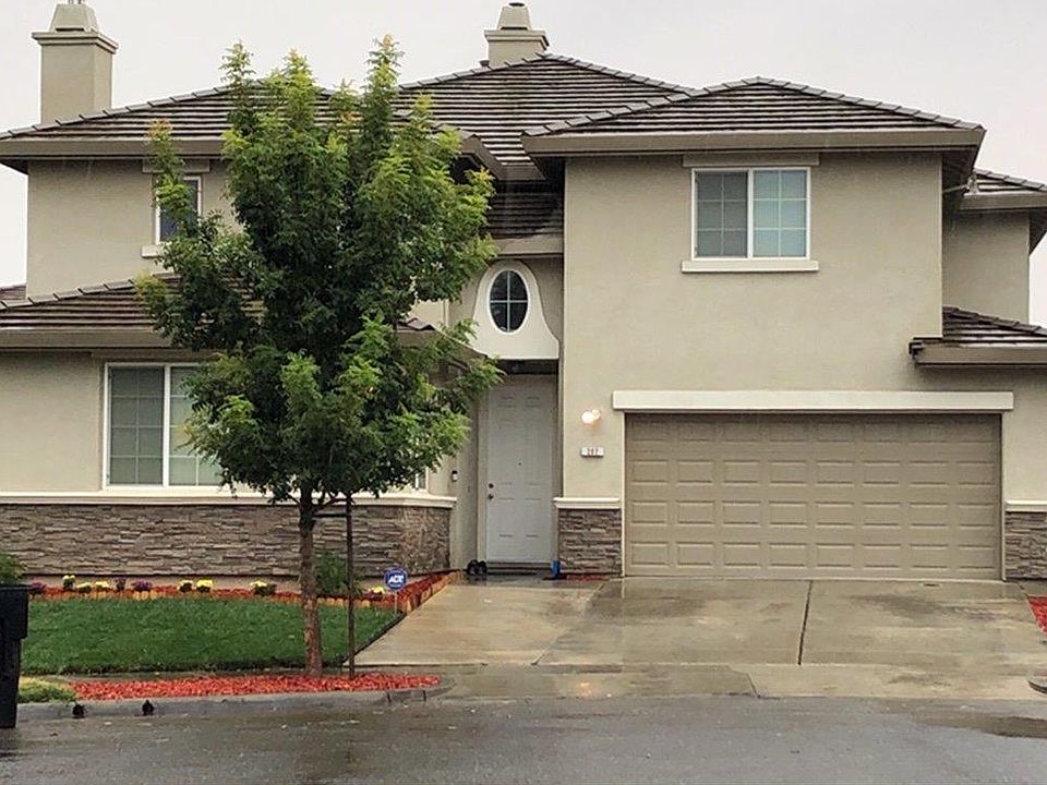 1st image of 207 Sorrel Ct
