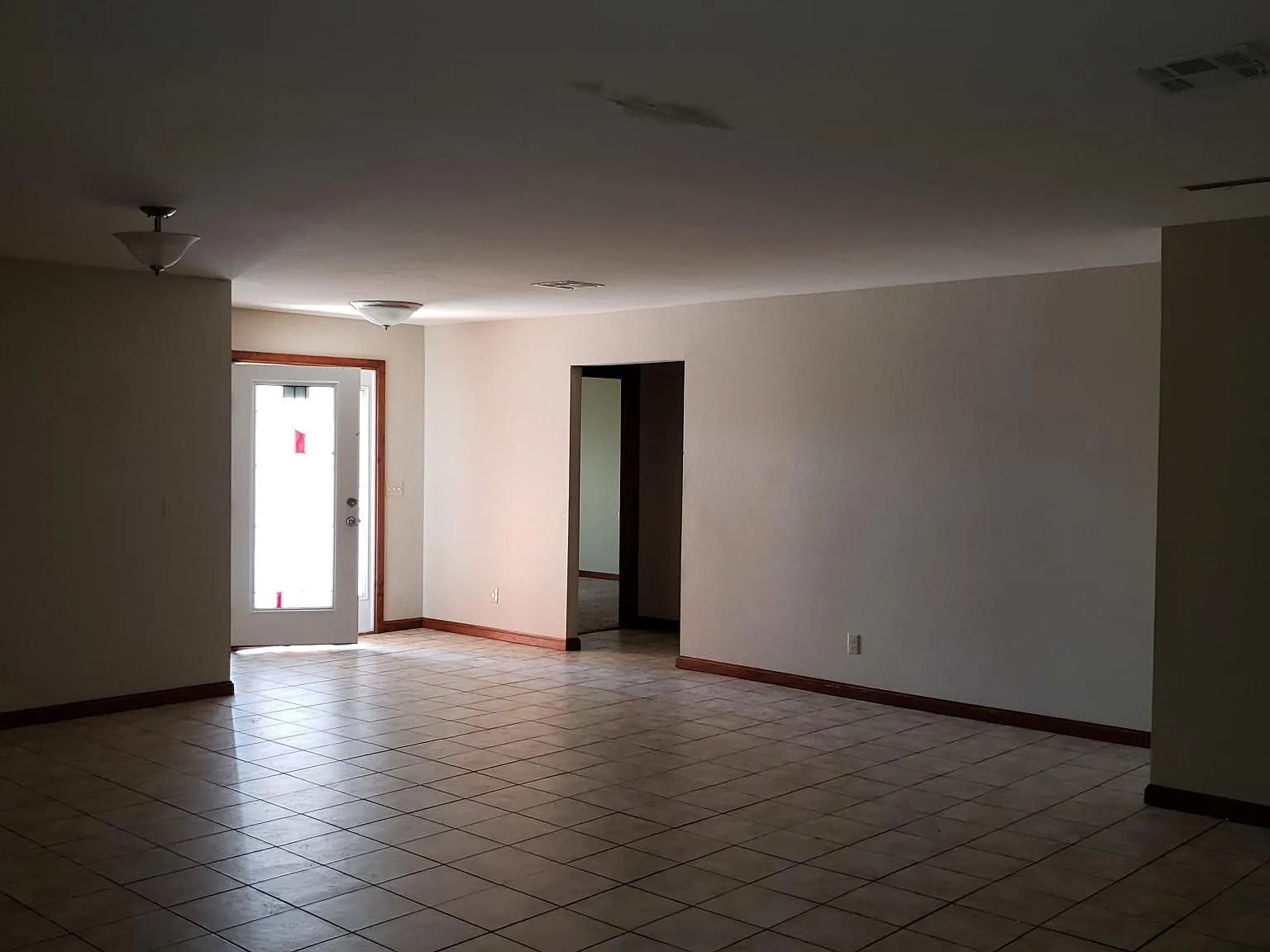 1807 E Lawter Rd — Photo 4
