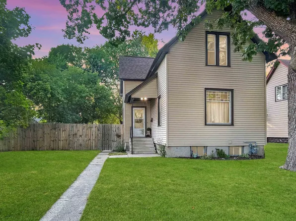 2805 14th St, Menominee, MI 49858