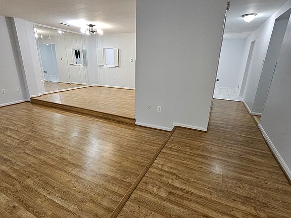 2nd image of 3725 Persimmon Cir
